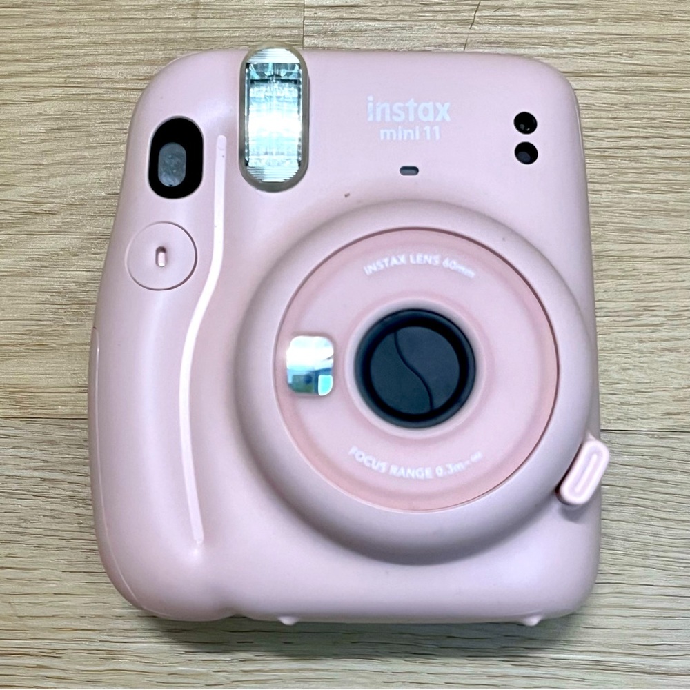 Fujifilm Instax Mini 11 instant Camera Pink - Like New